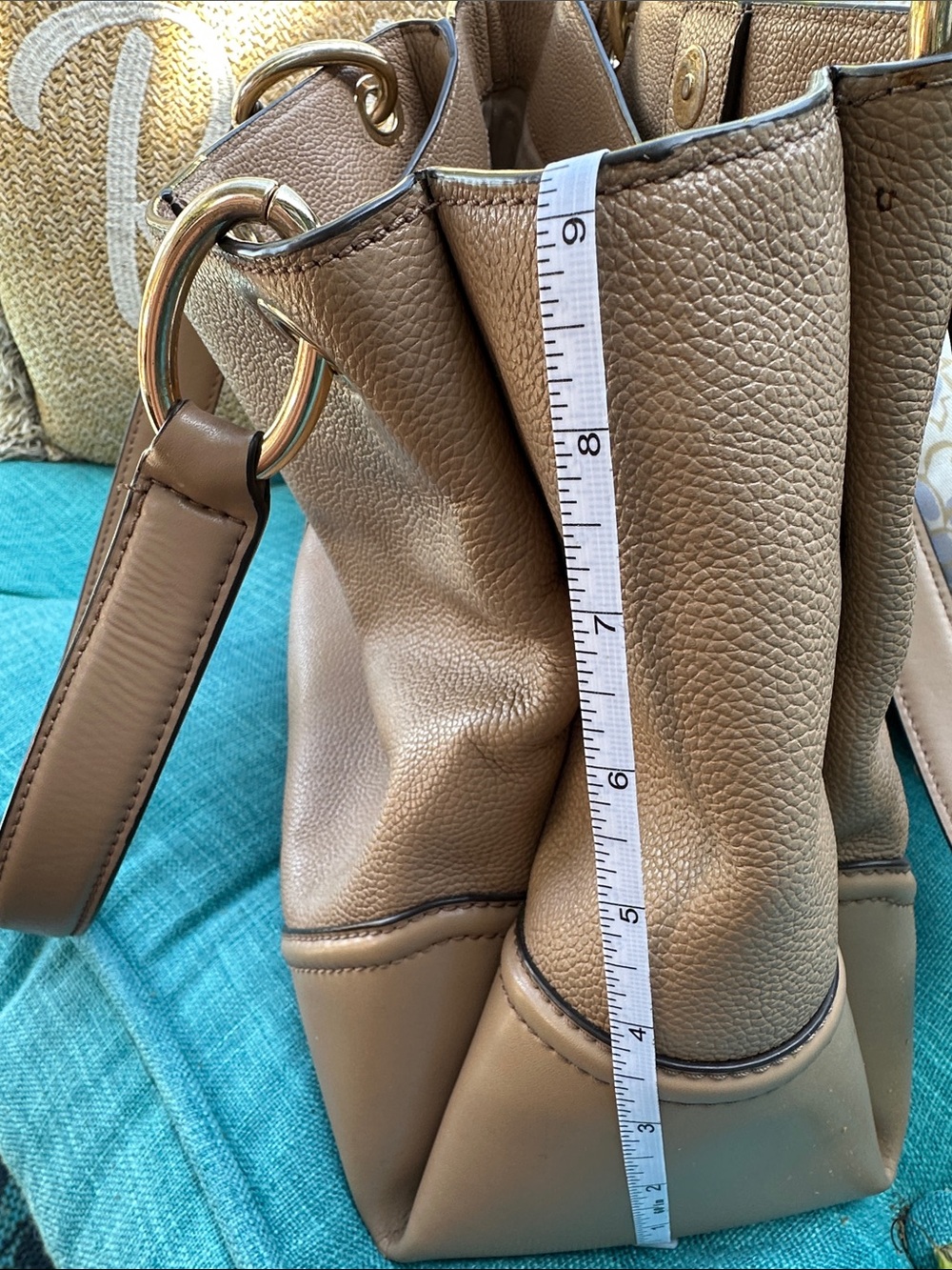 Michael Kors Caramel Brown Leather Shoulder Bag with Gold Accents - Picture 6 of 8